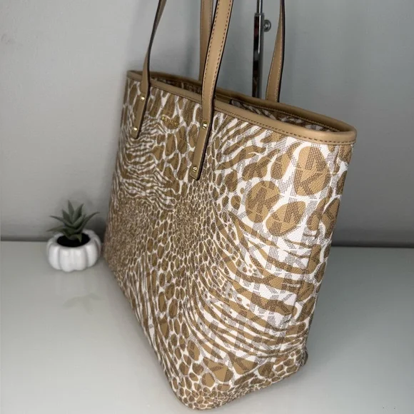 Michael Kors Carter Signature Animal Print Semi Lux Open Tote Handbag NWT